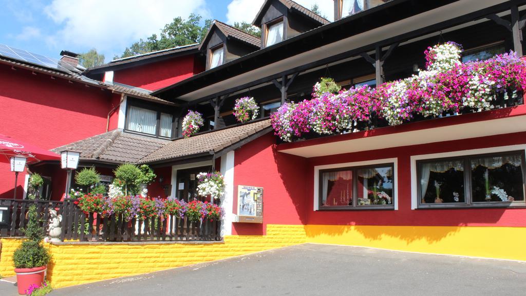 Hotel Waldeck Flörsbachtal エクステリア 写真